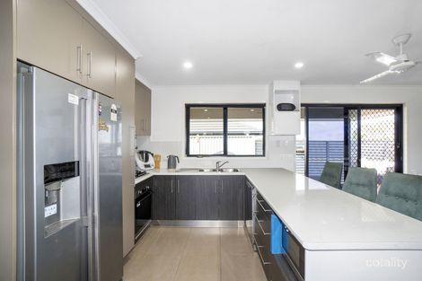 Property photo of 2 Outlook Court Ashfield QLD 4670