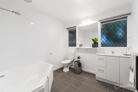 Property photo of 34 Rowellyn Avenue Carrum Downs VIC 3201