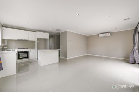 Property photo of 2/10 Snodgrass Street Pakenham VIC 3810
