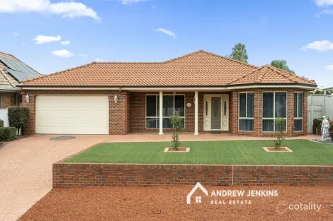 Property photo of 12 View Court Cobram VIC 3644