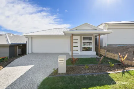 Property photo of 32 Hoist Court Augustine Heights QLD 4300