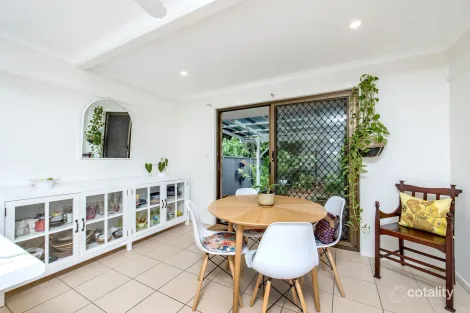 Property photo of 1/72 Worendo Street Southport QLD 4215