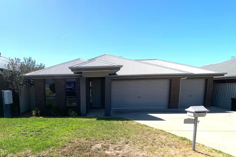 2/30 Hanrahan St, Hamilton Valley, NSW 2641
