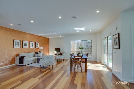 Property photo of 2/19 Arbroath Road Wantirna South VIC 3152