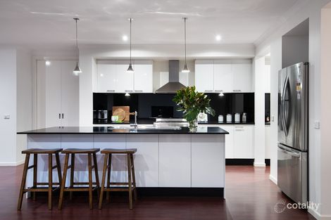 Property photo of 1 Northmoor Drive Strathdale VIC 3550