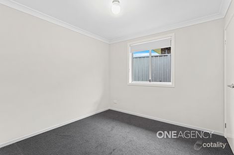 Property photo of 5 Saddleback Crescent Stream Hill NSW 2526