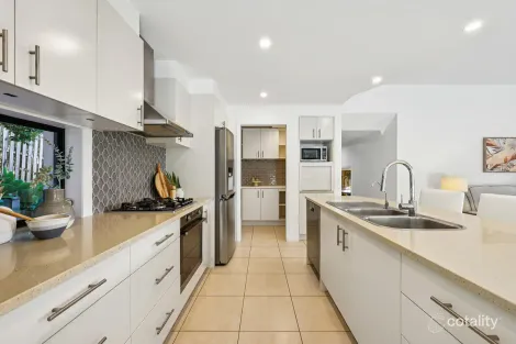 Property photo of 32 Healy Court Mudgeeraba QLD 4213