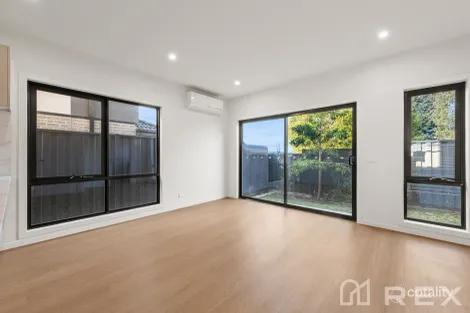 Property photo of 2 Shan Place Hampton Park VIC 3976