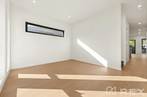 Property photo of 2 Shan Place Hampton Park VIC 3976