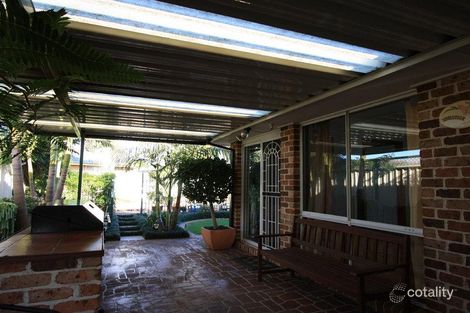 Property photo of 70 Archibald Crescent Rosemeadow NSW 2560