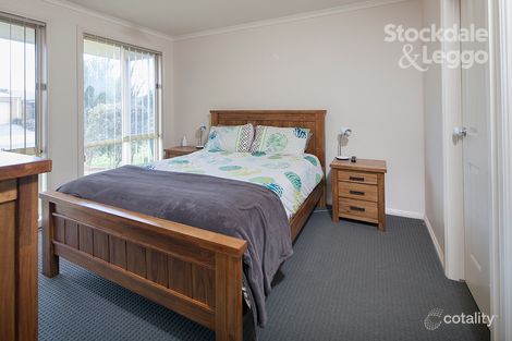 Property photo of 36 Currawong Crescent Pakenham VIC 3810