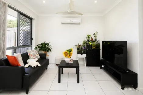 Property photo of 2/3 Nadia Place Morayfield QLD 4506
