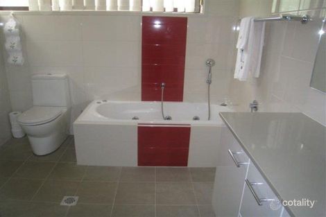 Property photo of 14 Ilford Place Abbotsbury NSW 2176