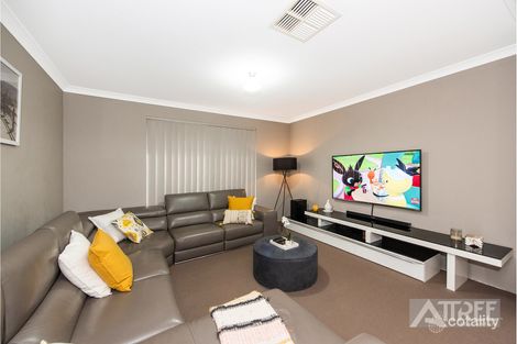 Property photo of 52 Rockefeller Way Harrisdale WA 6112