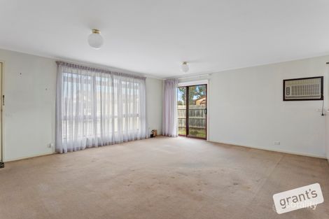 Property photo of 12 Warren Close Narre Warren VIC 3805
