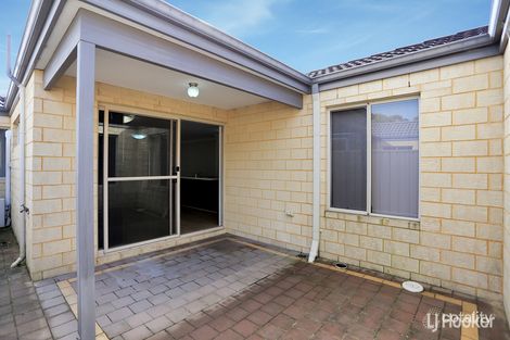 Property photo of 16 Kaalak Lane Mandurah WA 6210
