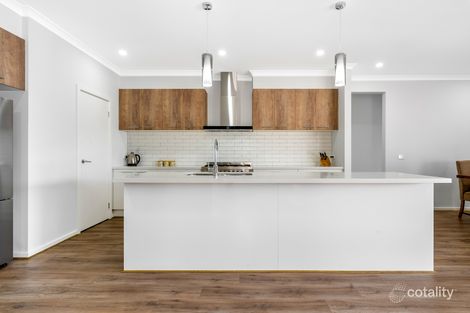 Property photo of 13 Dunkerrin Avenue Gisborne VIC 3437