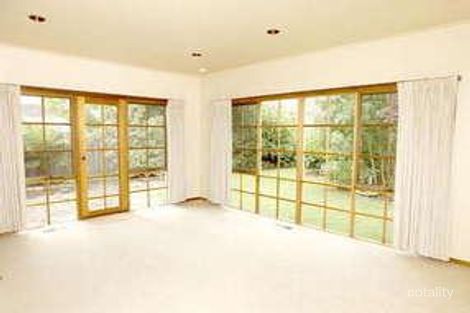 Property photo of 18 Earlsfield Road Hampton VIC 3188