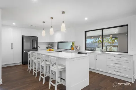 6 KOONAN CT, ASHMORE, QLD 4214