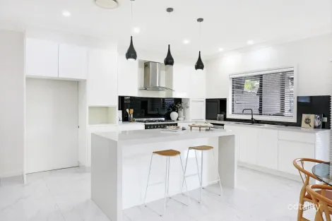 Property photo of 8 Estuary Avenue Haywards Bay NSW 2530