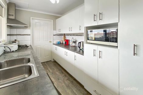 Property photo of 11 Waratah Crescent Portland VIC 3305