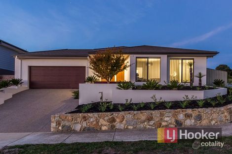 Property photo of 28 Bushlark Court Berwick VIC 3806