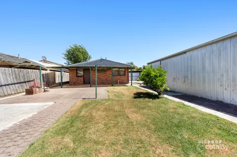 Property photo of 3 Bernard Drive Melton South VIC 3338
