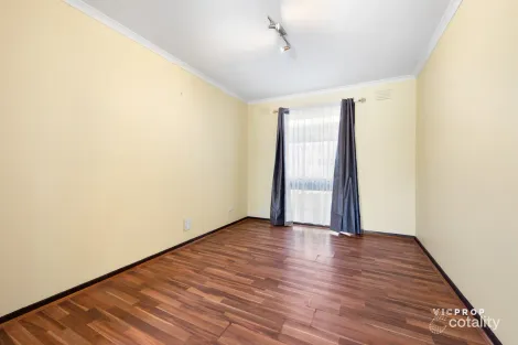 Property photo of 3 Bernard Drive Melton South VIC 3338