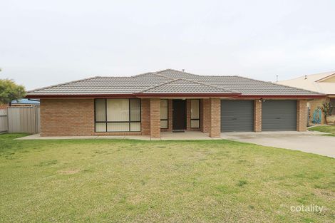Property photo of 82 Paldi Crescent Glenfield Park NSW 2650