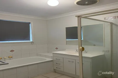 Property photo of 4 Leyburn Crescent Forest Lake QLD 4078
