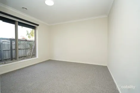 Property photo of 74 Banjo Circuit Lynbrook VIC 3975