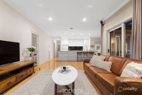 Property photo of 27 Parkview Crescent Hampton East VIC 3188