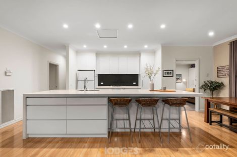 Property photo of 27 Parkview Crescent Hampton East VIC 3188