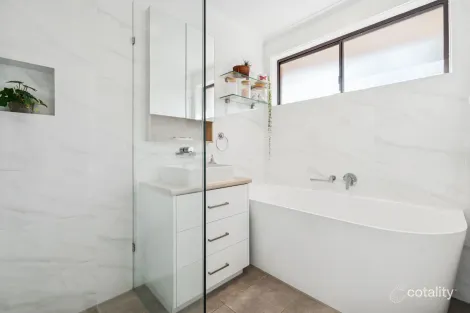 Property photo of 1/45 Ashleigh Crescent Meadow Heights VIC 3048
