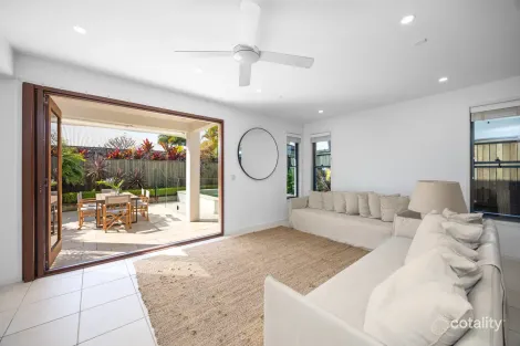 Property photo of 30/115 Peregian Springs Drive Peregian Springs QLD 4573