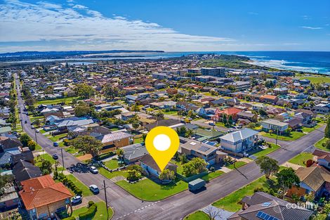 Property photo of 78 Macquarie Grove Caves Beach NSW 2281