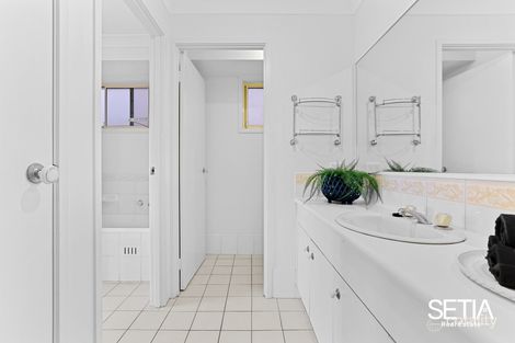 Property photo of 22 Glenview Grove Glendenning NSW 2761