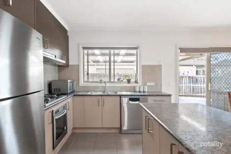 Property photo of 11 Desert Gum Way Brookfield VIC 3338