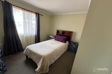 Property photo of 33 Pioneer Drive Roxby Downs SA 5725