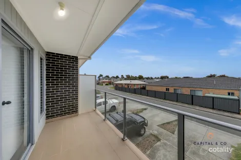 Property photo of 28 Densham Way Craigieburn VIC 3064