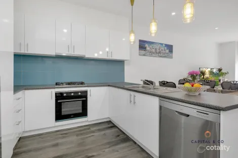Property photo of 28 Densham Way Craigieburn VIC 3064