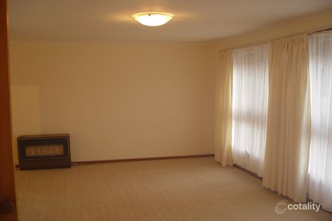 Property photo of 4 Laura Place Karabar NSW 2620