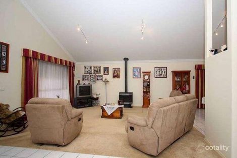 Property photo of 14 Wolviston Avenue Hillside VIC 3037