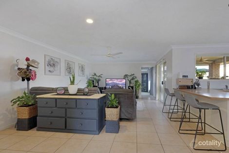 Property photo of 18 Keppel Crescent Thabeban QLD 4670
