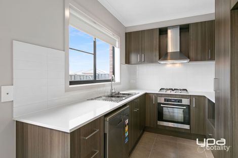 Property photo of 110 Riverside Concourse Cobblebank VIC 3338