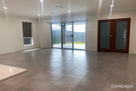 Property photo of 28 Glory Loop Catherine Field NSW 2557