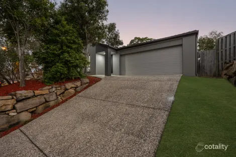 17 Finnigan St, Augustine Heights, QLD 4300