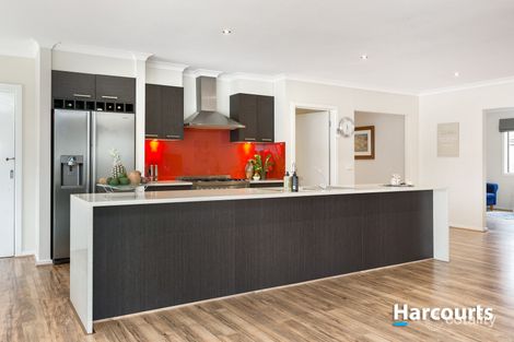 Property photo of 19 Grand Manor Drive Berwick VIC 3806