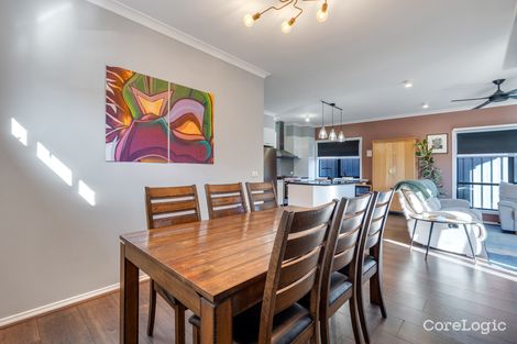 Property photo of 23 Lemon Myrtle Way Craigieburn VIC 3064