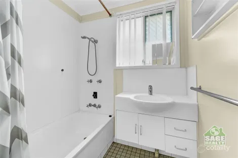 Property photo of 5 Roslyn Court Loganlea QLD 4131